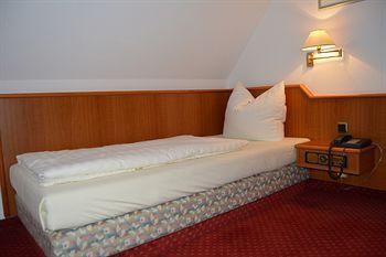 Arkaden Hotel Келькхайм Экстерьер фото